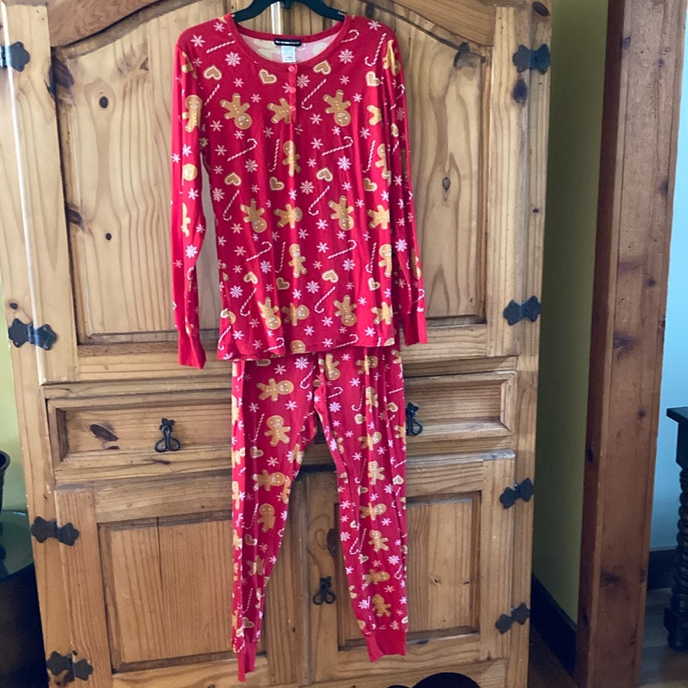 Women Not A Morning Person red gingerbread long sleeve pajama set size L